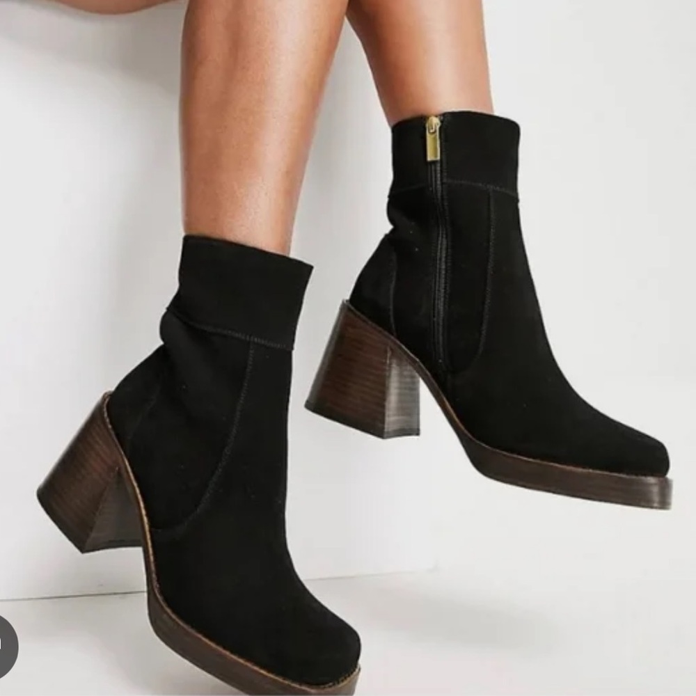 NIB ASOS Suede Region Boots